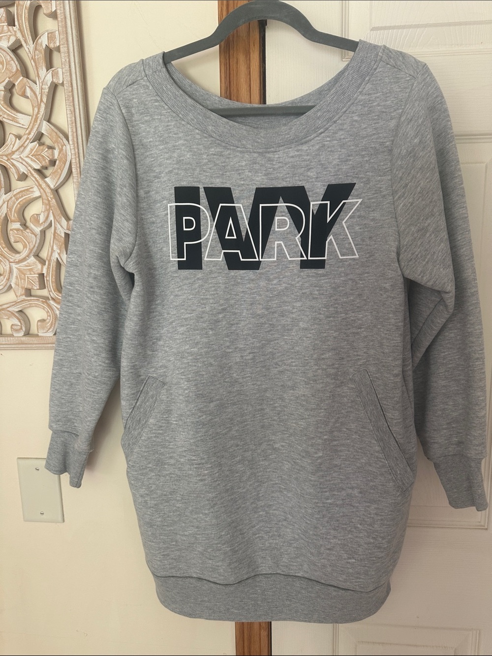 IVY PARK Oversized Pullover Grey Sweatshirt with a graphic logo and two pockets